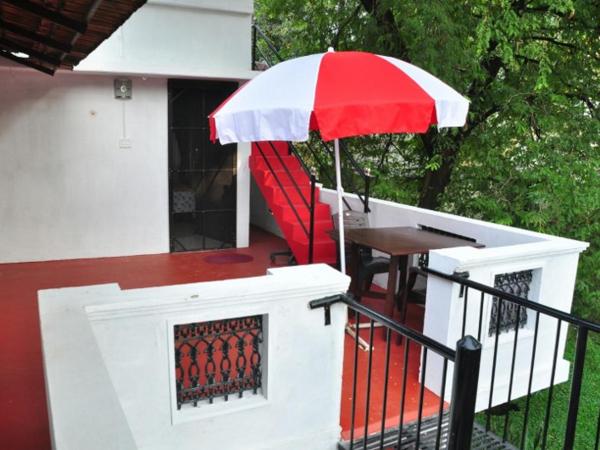 Eden Garden Farm Stay : photo 4 de la chambre chambre double avec balcon