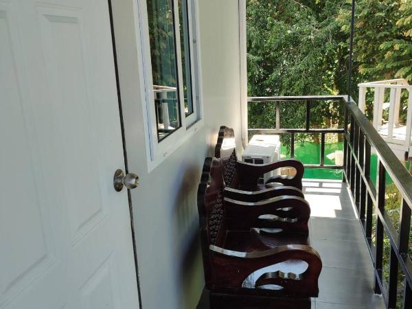 Kitty Guesthouse : photo 7 de la chambre chambre double avec balcon