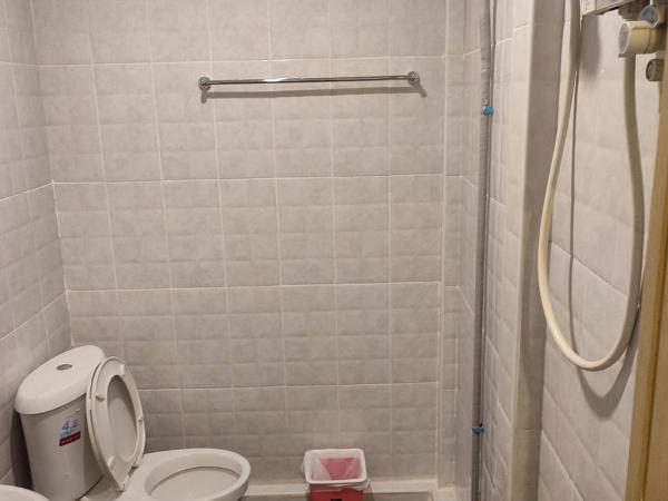 Kitty Guesthouse : photo 8 de la chambre chambre double avec balcon