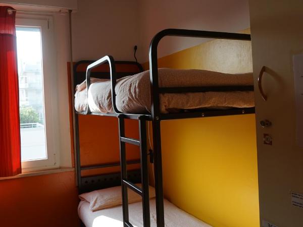 Sunflower City Student Hostel & Bar : photo 1 de la chambre chambre simple avec salle de bains privative