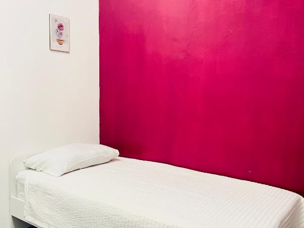 AK Greenrise Meru : photo 3 de la chambre chambre double ou lits jumeaux avec salle de bains commune