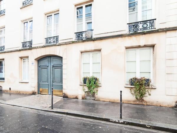 Pavillon Marais : photo 7 de la chambre chambre double avec salle de bains privative