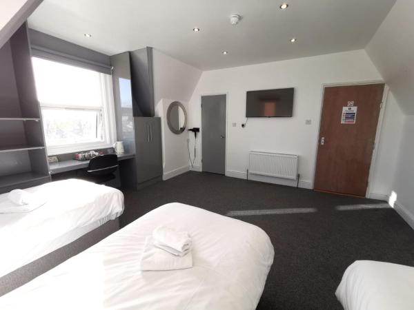 Claremont Hotel : photo 2 de la chambre chambre triple avec salle de bains privative