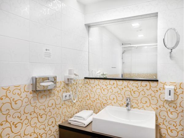 Corso Hotel Pécs : photo 3 de la chambre chambre simple standard