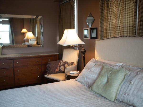 Fountainview Inn : photo 2 de la chambre suite lit queen-size deluxe