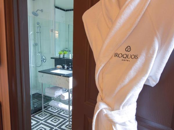 Iroquois New York Times Square : photo 4 de la chambre chambre supérieure avec 1 lit queen size