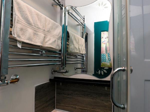 Harmony Haven - Harmony Suite : photo 3 de la chambre chambre double avec salle de bains privative