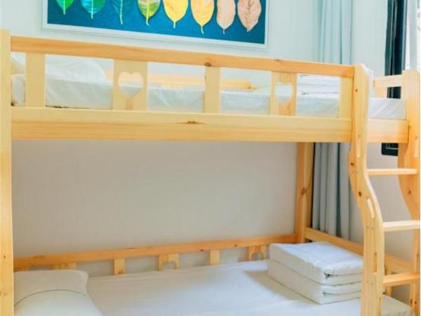 Chengdu Zhengfu Cao Tang Inn : photo 2 de la chambre chambre quadruple avec douche