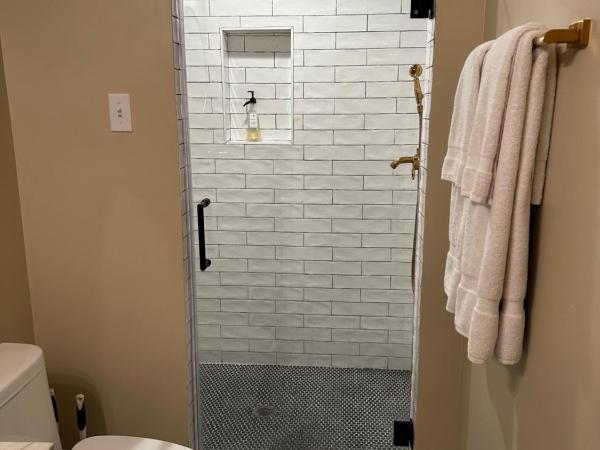 Serenity in the Marigny : photo 2 de la chambre suite lit queen-size