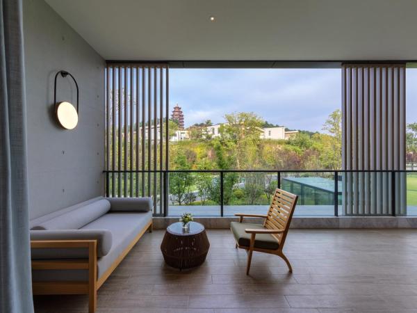 Melia Chongqing : photo 1 de la chambre the level grand suite with lake view