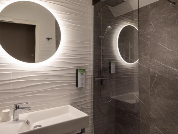 Campanile Caen Centre Gare : photo 4 de la chambre chambre double confort