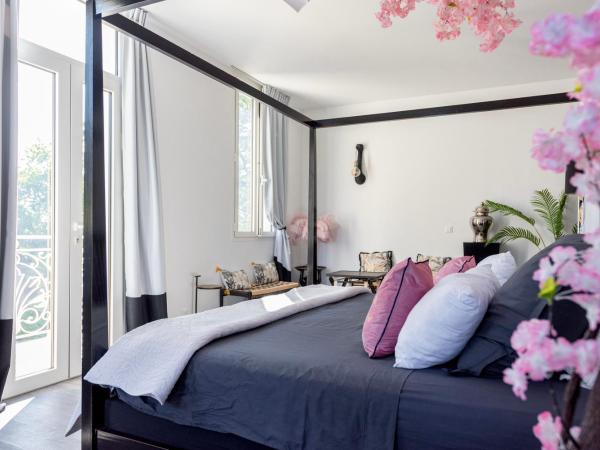 Chambre d'hôtes de luxe, Toulon Mourillon, 4 belles chambres, Piscine : photo 8 de la chambre chambre quadruple deluxe