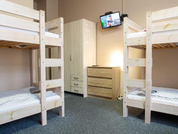 Moon Hostel Wrocław : photo 2 de la chambre chambre quadruple avec salle de bains commune
