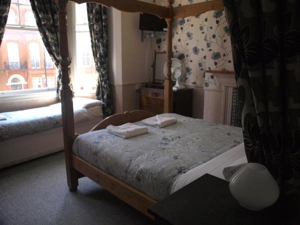 Oakley Hotel : photo 2 de la chambre chambre double avec lit d'appoint