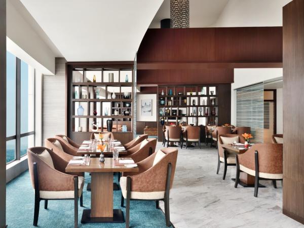 The Westin Kolkata Rajarhat : photo 2 de la chambre chambre lit king-size avec accès au salon club - Étage Élevé