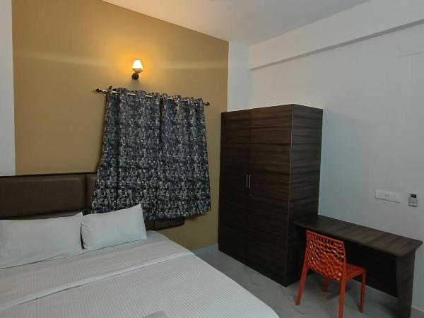 Hotel Ippoh Inn Thoraipakkam OMR : photo 3 de la chambre chambre lit queen-size 