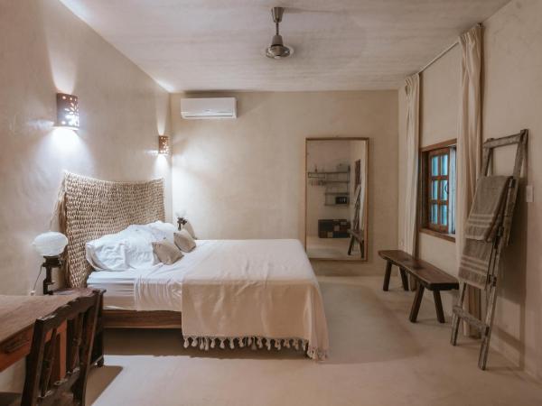 Casa Mezcla - Bed & Breakfast : photo 2 de la chambre chambre double avec terrasse