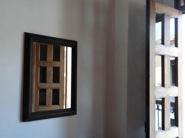 Hotel Principal : photo 1 de la chambre chambre triple avec salle de bains privative