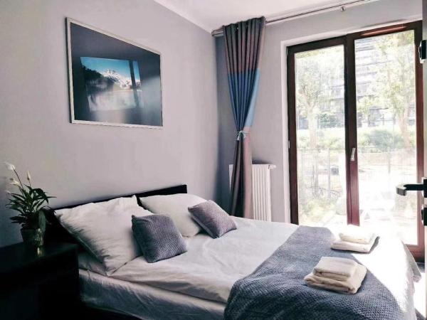 Near airport cybernetyki Inn : photo 7 de la chambre chambre double avec toilettes communes