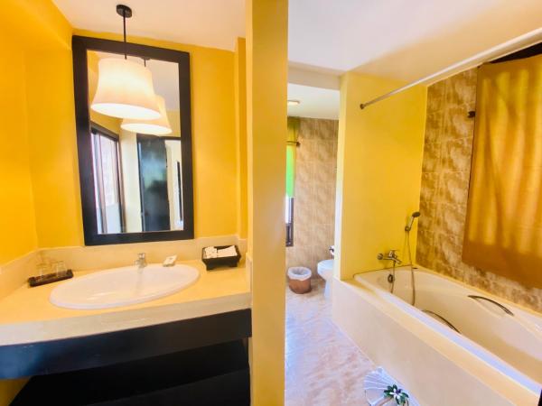 Palm Galleria Resort-SHA Extra Plus : photo 1 de la chambre suite
