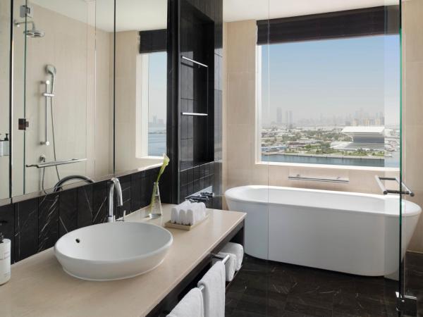 InterContinental Dubai Festival City, an IHG Hotel : photo 1 de la chambre chambre lit king-size - vue sur burj khalifa