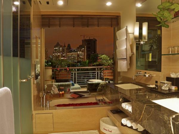 ITC Gardenia, a Luxury Collection Hotel, Bengaluru : photo 7 de la chambre itc one, club level, guest room, 1 king, pool view, balcony