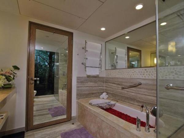 ITC Gardenia, a Luxury Collection Hotel, Bengaluru : photo 6 de la chambre itc one, club level, guest room, 1 king, pool view, balcony