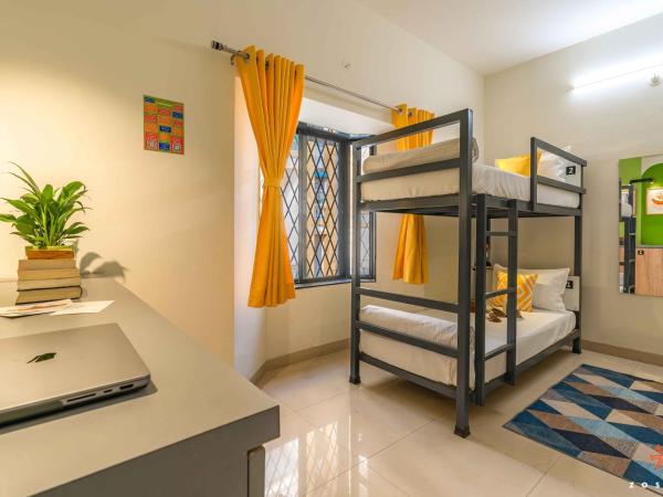 Zostel Pune (Viman Nagar) : photo 3 de la chambre lit dans dortoir mixte de luxe de 4 lits