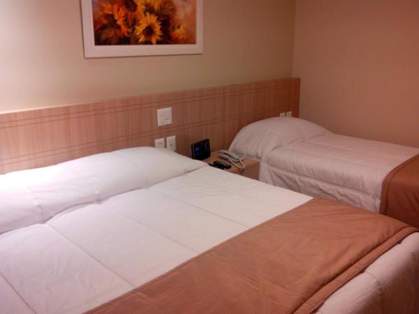 Elegance Praia Hotel : photo 5 de la chambre chambre triple