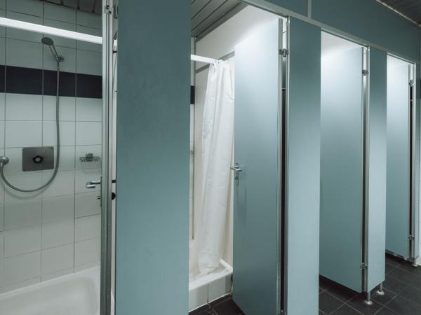 Vevey House : photo 10 de la chambre chambre double standard avec salle de bains commune