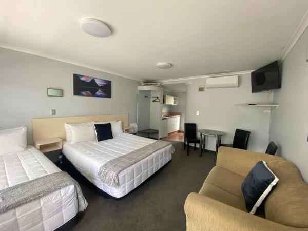 Lakeside Taupo Motel : photo 4 de la chambre studio lits jumeaux spa