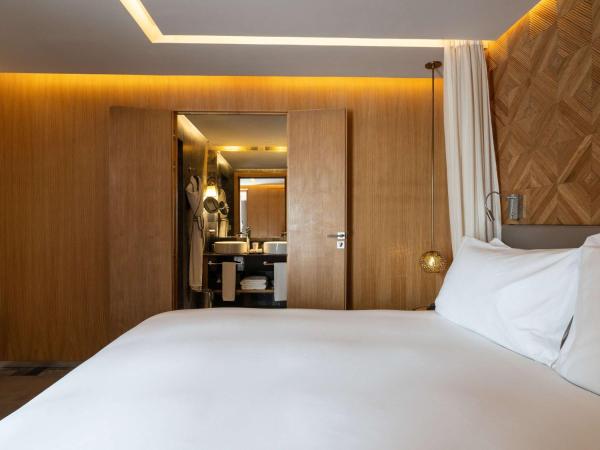 Sofitel Marrakech Palais Impérial & Spa : photo 1 de la chambre suite junior lit king-size contemporaine avec balcon