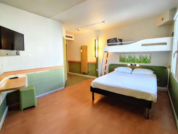 Ibis Budget Toulon Centre : photo 5 de la chambre chambre triple