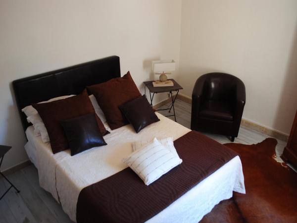 Hôtel Restaurant Le Provençal : photo 2 de la chambre chambre familiale