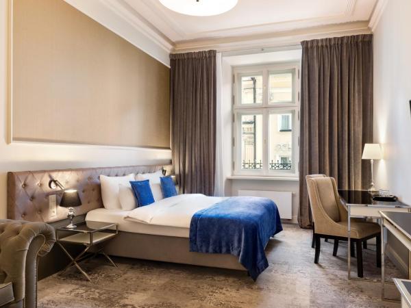 Wyndham Grand Krakow Old Town : photo 2 de la chambre suite lit king-size premium avec canapé-lit - non-fumeurs