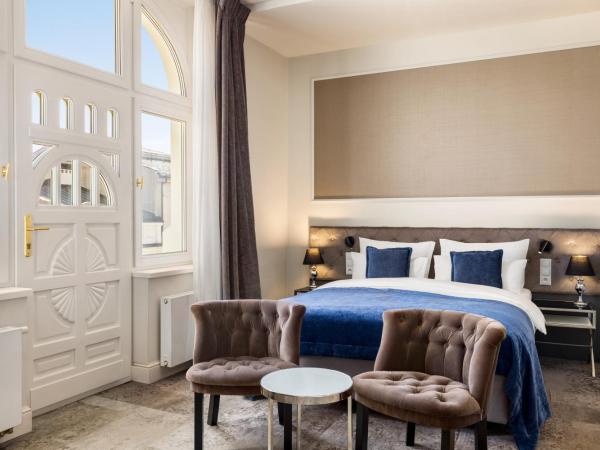 Wyndham Grand Krakow Old Town : photo 3 de la chambre chambre lit queen-size deluxe - non-fumeurs