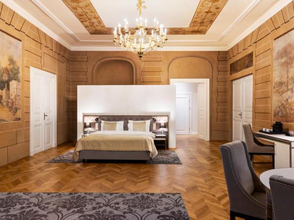 Wyndham Grand Krakow Old Town : photo 8 de la chambre suite lit king-size premium avec canapé-lit - non-fumeurs