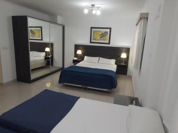 Hotel UTHGRA de las Luces : photo 5 de la chambre chambre quadruple