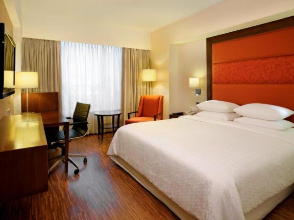 Four Points by Sheraton Ahmedabad : photo 4 de la chambre chambre lit king-size supérieure