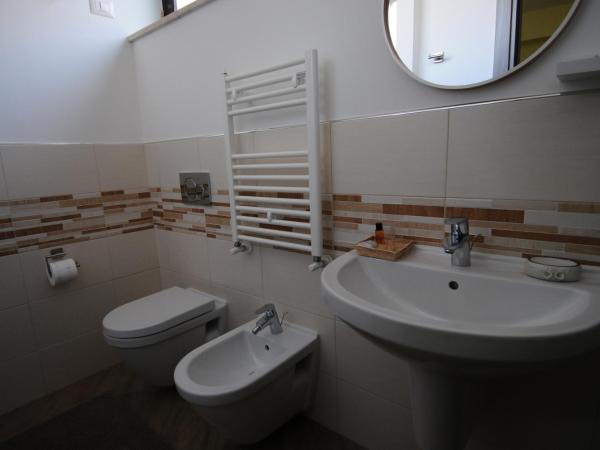 B&B President's Home : photo 4 de la chambre chambre simple avec salle de bains privative