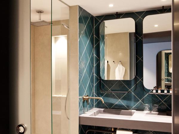 Hotel Indigo Berlin - East Side Gallery : photo 3 de la chambre chambre standard lit queen-size