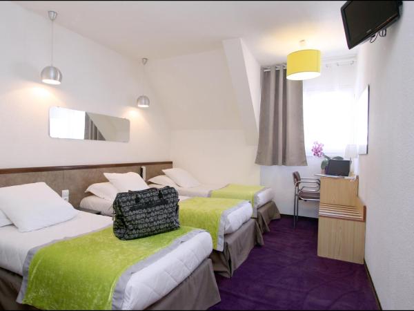 Hôtel Peyramale : photo 1 de la chambre chambre triple