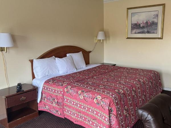 Loyalty Inn Charlotte Airport : photo 1 de la chambre grande chambre simple