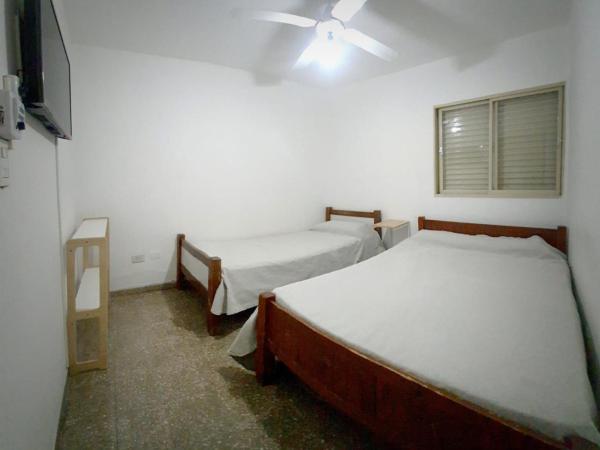 HOTEL RESIDENCIAL CAMACHO : photo 1 de la chambre chambre triple avec salle de bains commune