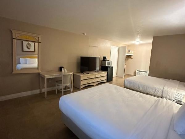 Tahitian Inn Boutique Hotel Tampa : photo 4 de la chambre chambre avec 2 grands lits queen-size