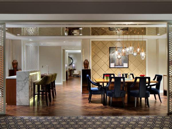 Taj Dubai : photo 3 de la chambre grande suite de luxe - vue sur la burj