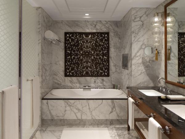 Taj Dubai : photo 4 de la chambre suite de luxe - vue sur la burj