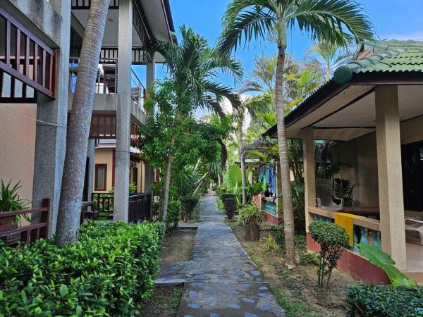 Lanta Riviera Beach Resort : photo 2 de la chambre bungalow standard