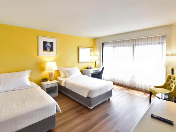 Grand China Bangkok : photo 6 de la chambre hébergement supérieur avec lits jumeaux - vue sur ville