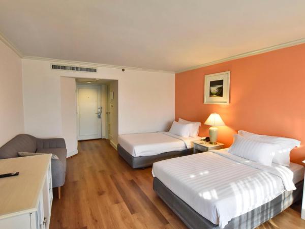 Grand China Bangkok : photo 9 de la chambre hébergement lits jumeaux deluxe avec balcon - vue sur rivière